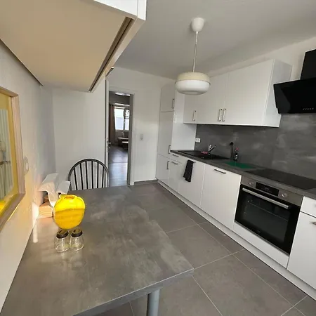 Apartment Schicke Gegenueber Bahnhof
