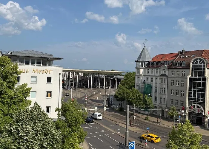 Schicke Gegenueber Bahnhof Κάσελ