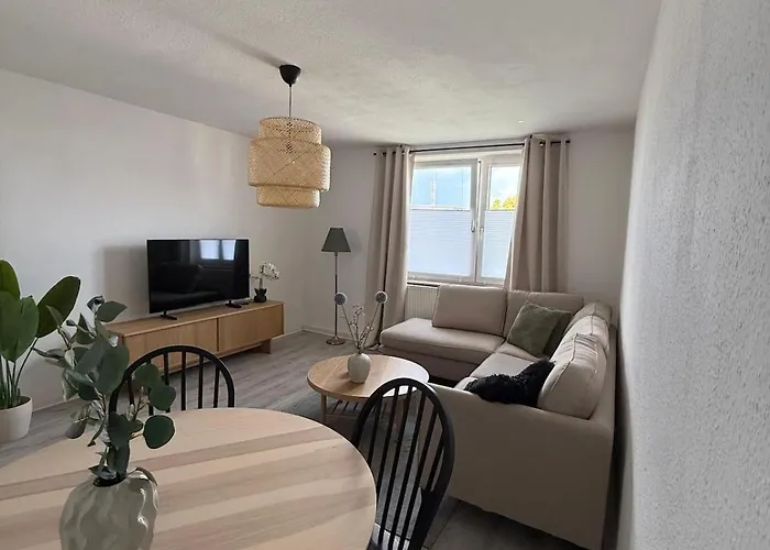 Schicke Gegenueber Bahnhof Appartamento